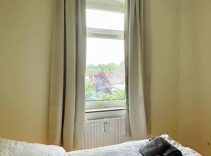 2 Schlafzimmer Waschenspuelmaschine Appartement *